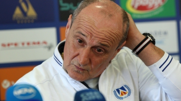 Треньорът на Левски Делио Роси настоява клубът да ангажира халфа
