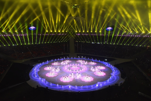 Зимните параолимпийски игри в Пьончан бяха откри днес със зрелищна