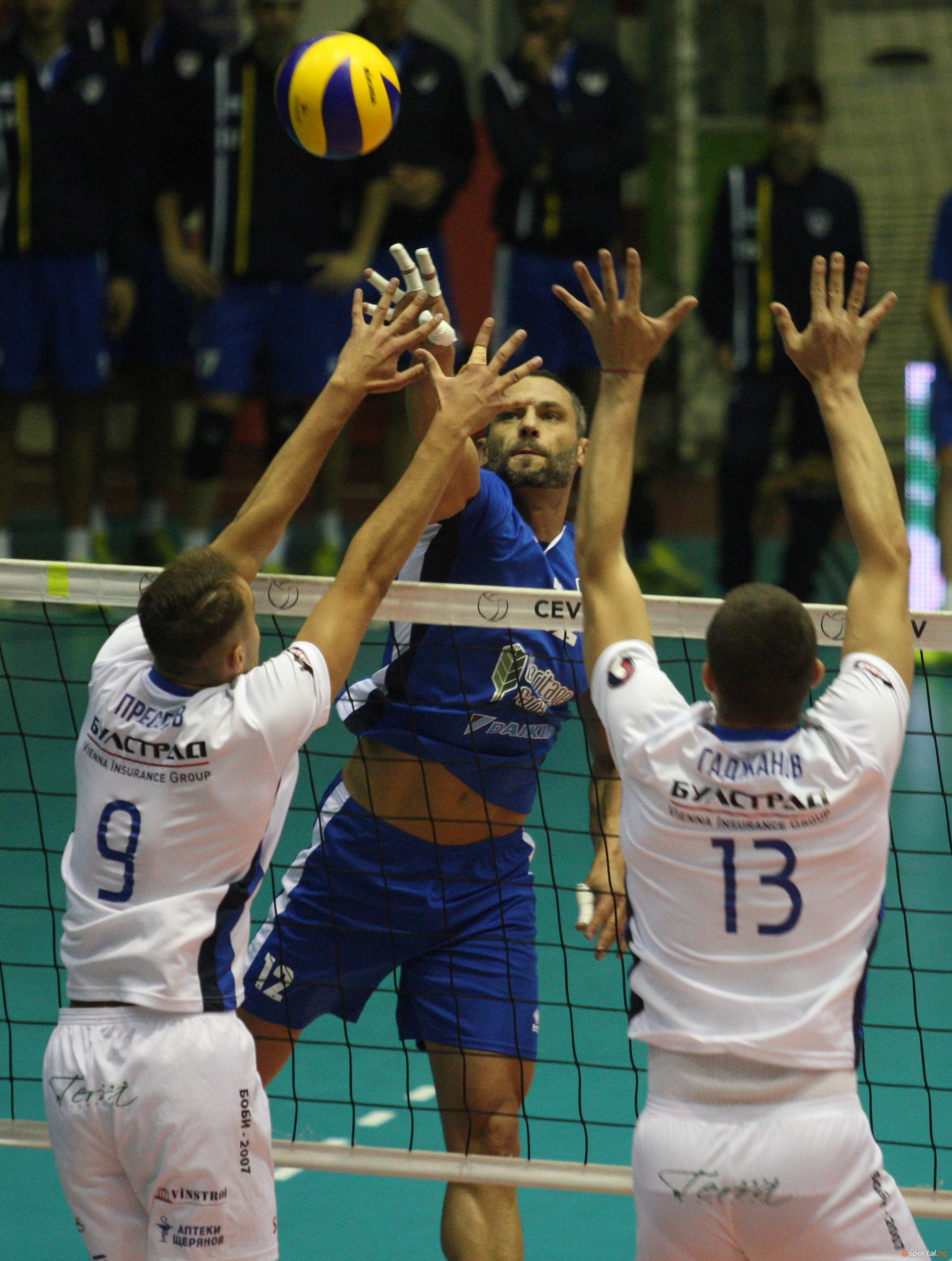 Президентът и треньор на Левски Владимир Николов поиска от Лигата