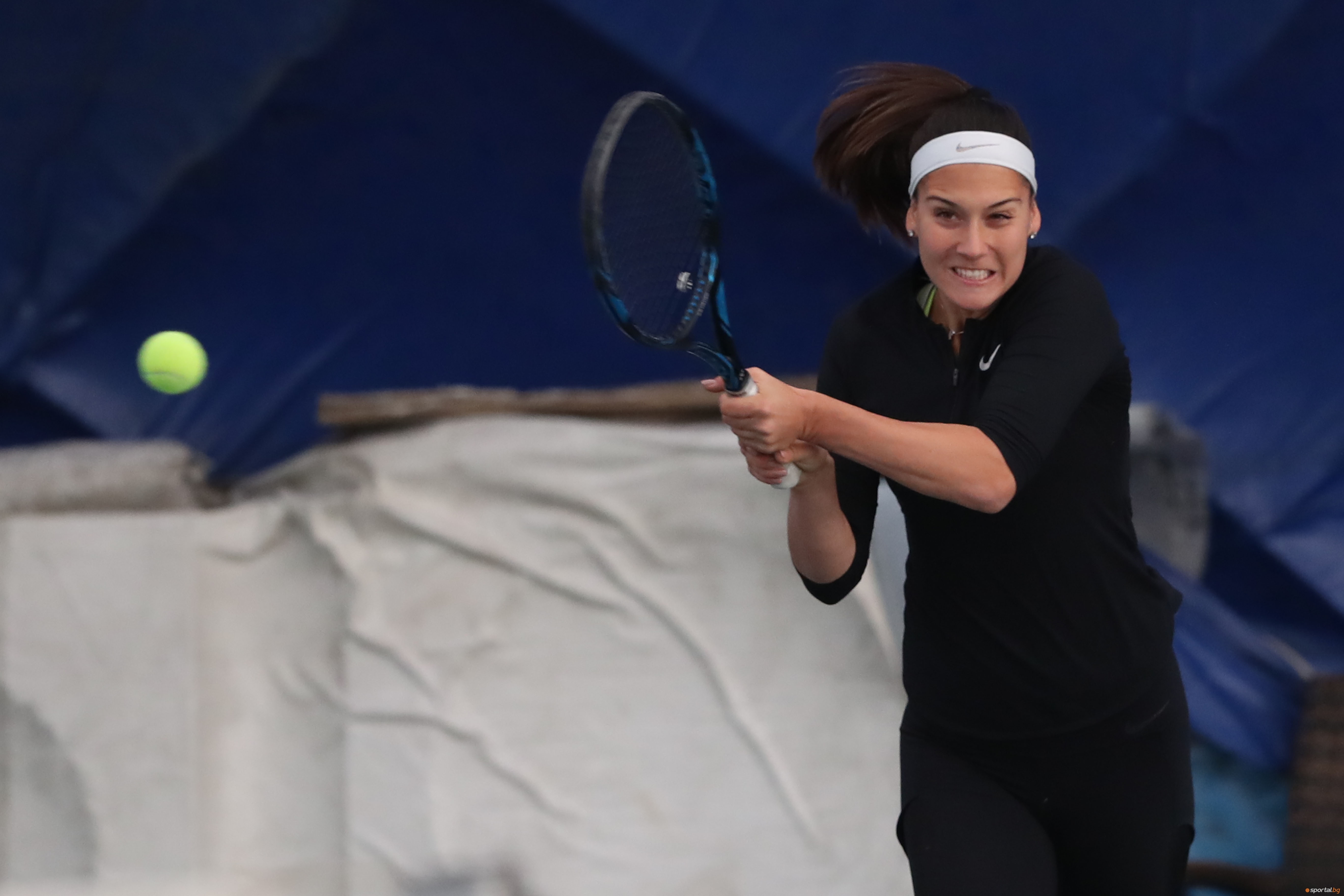 Българката Джулия Терзийска се класира за полуфиналите на сингъл на