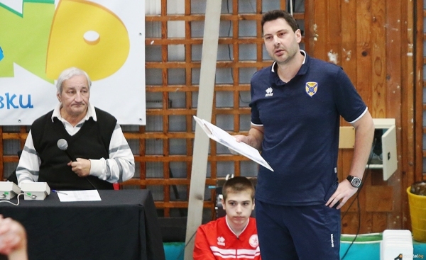 Треньорът на волейболния Хебър Пазарджик Атанас Петров заяви че най важното