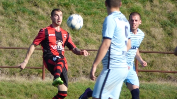 Футболистите на Карнобат разромиха Тунджа Ягода с 6 0 в