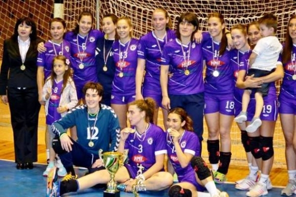 Етър 64 победи Шумен 98 с 31 24 13 13