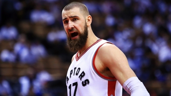 Йонас Валанчюнас отбеляза 17 точки и овладя 9 борби за