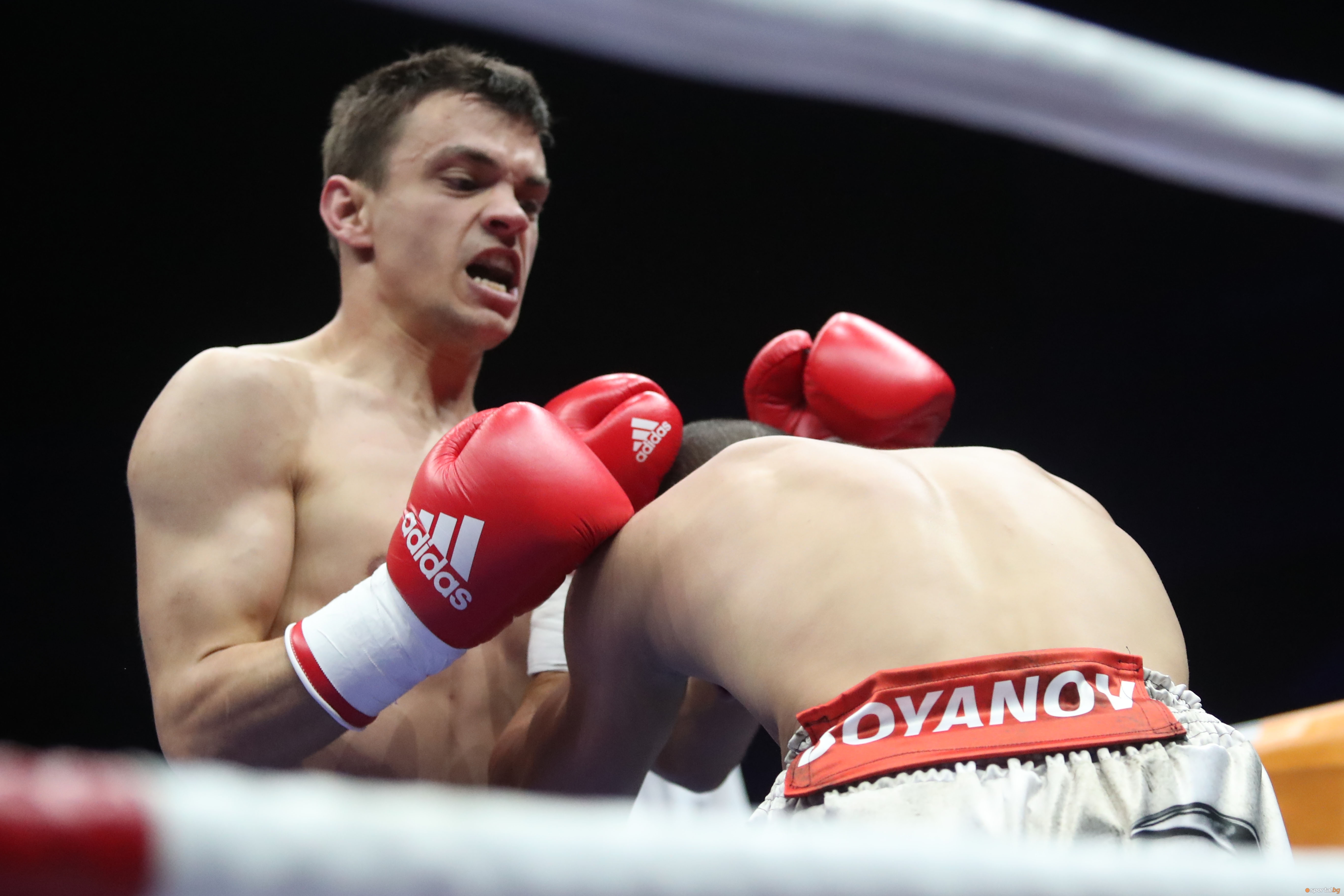 Българският боксьор Данаил Станоев (лека категория - до 60 кг)