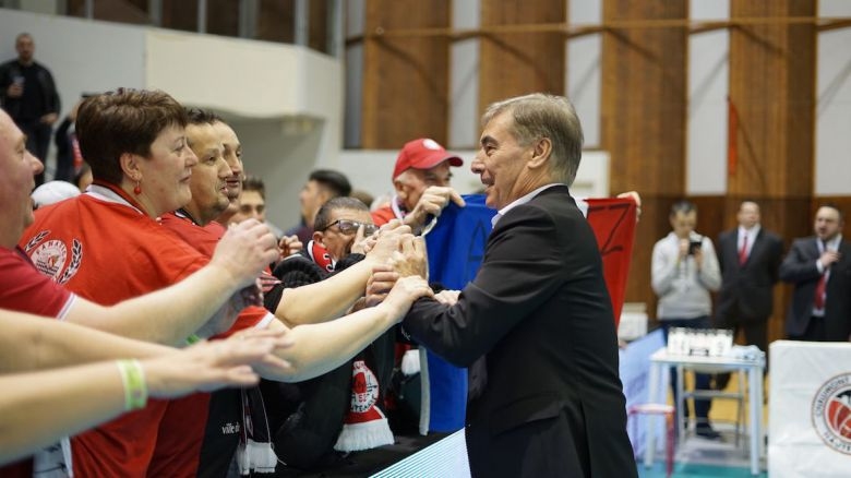 Бившият селекционер на националния отбор на България Силвано Пранди продължава
