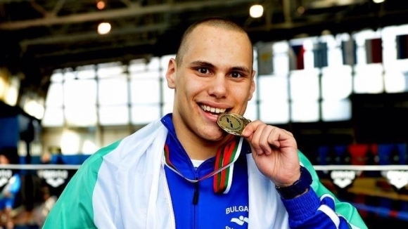Антъни Иванов спечели два златни медала в първия ден на