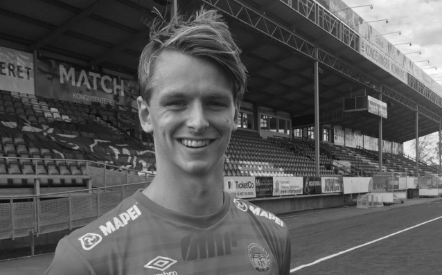 Футболистът на норвежкия ФК Конгсвингер Адриан Лилебек Овлиен е починал