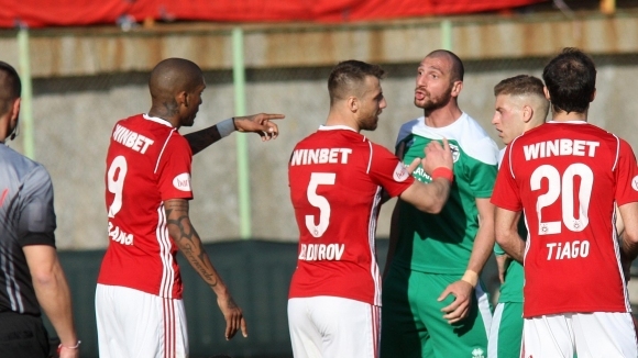 Спортно техническият щаб на ЦСКА е предупредил двама от основните играчи