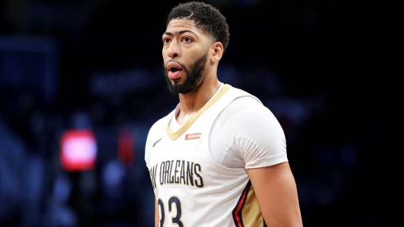 Ню Орлиънс постигна домакинска победa след като разби обезкървения тим