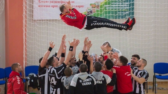 Отборът на Локомотив Варна не допусна изненада и отново спечели