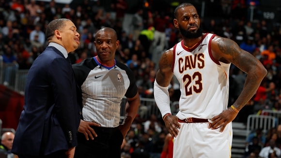 Финалистът от миналия сезон в НБА Кливланд остана без треньор