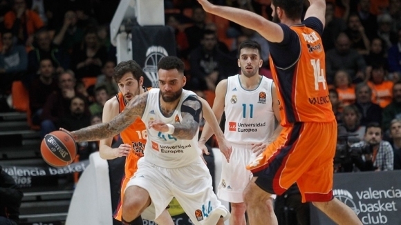 С актив от 16 победи и 11 загуби Реал Мадрид