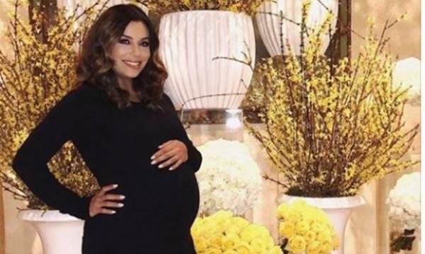 Ева Лонгория е в трескава подготовка за раждането на първото