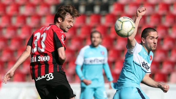 Контролата между Септември и Локомотив София пропадна поради обилния снеговалеж