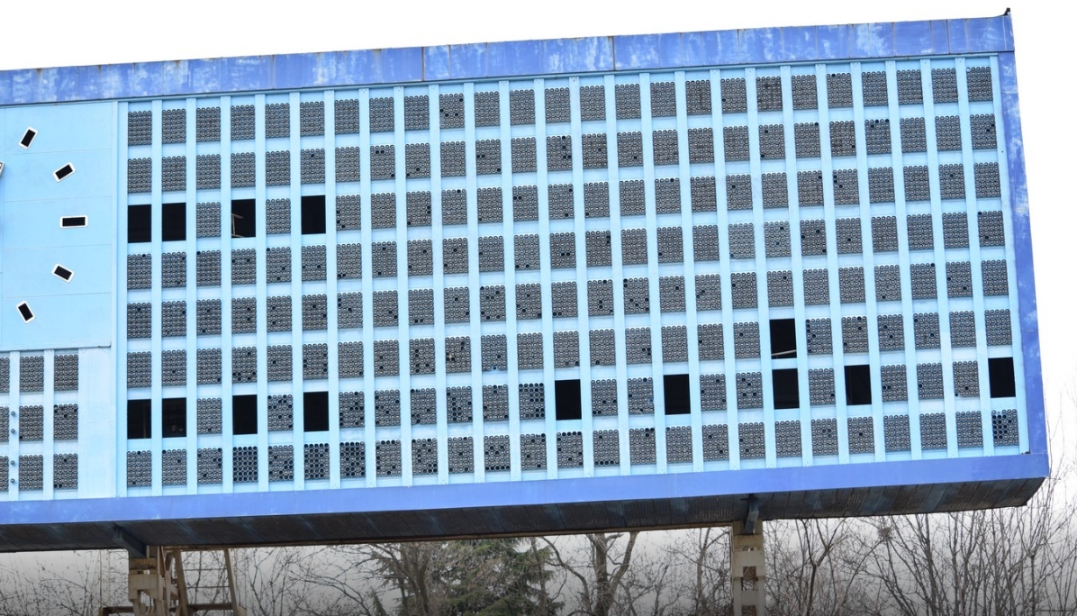 Банда се е опитала да открадне таблото на стадион Черноморец