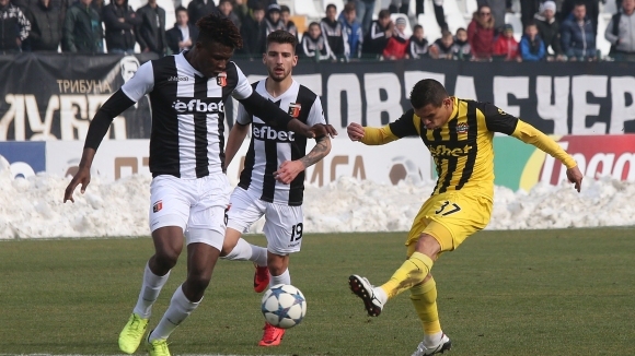 Защитникът на Локомотив Пловдив Стивън Езе усети какво е