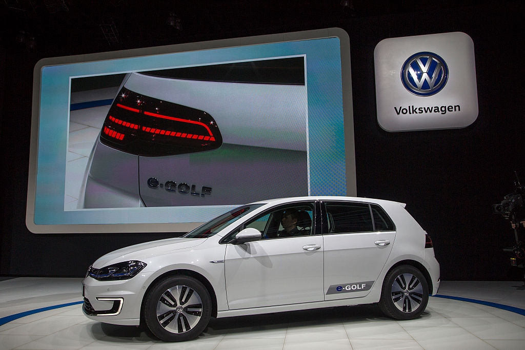 Продажбите на електрическия Golf на Volkswagen достигнаха неочаквано високи нива