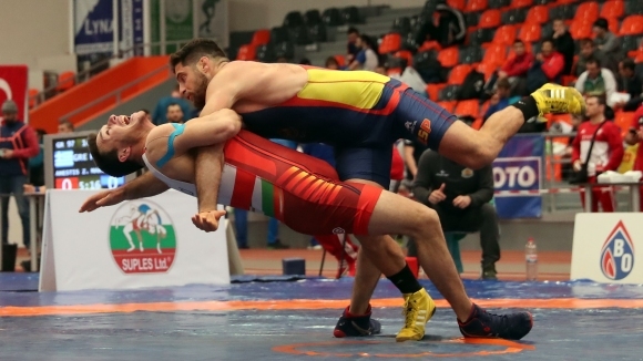 Еврошампионът Тарек Абделслам изкова бърза победа на турнира Дан Колов