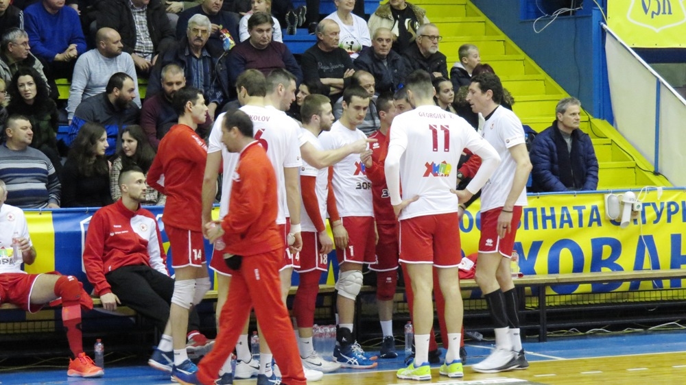 Волейболният отбор на ЦСКА успя да изравни полуфиналната серия срещу