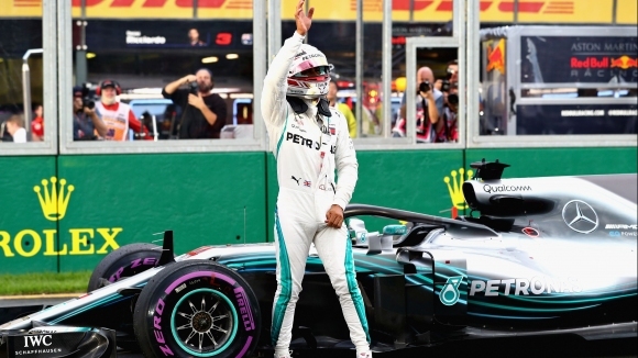 Люис Хамилтън спечели първата за сезона квалификация в Мелбърн с