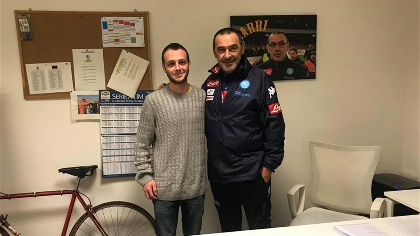 Треньорът на Наполи Маурицио Сари вдъхнови рапъра Наста да запише