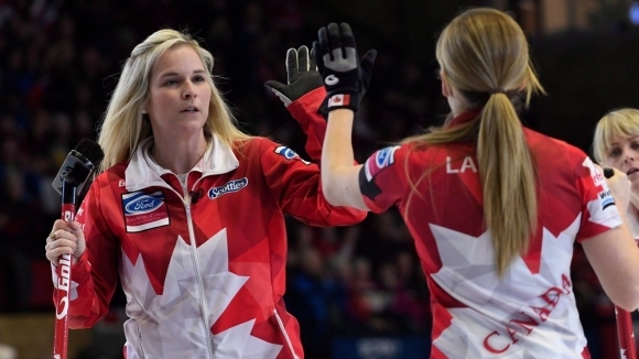 Световният шампион Канада продължи успешно защитата на титлата си по