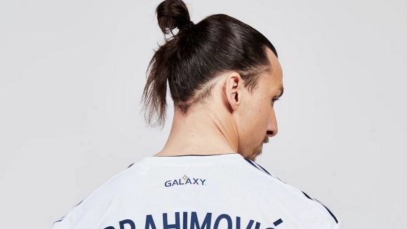 Суперзвездното попълнение на ЛА Галакси Златан Ибрахимович на хартия ще