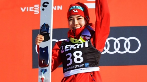 Японката Сара Таканаши спечели последния старт от сезона за Световната