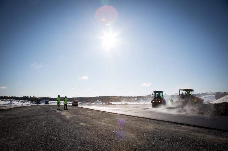 Конструкцията на финландската писта Кими Ринг тече с пълна сила