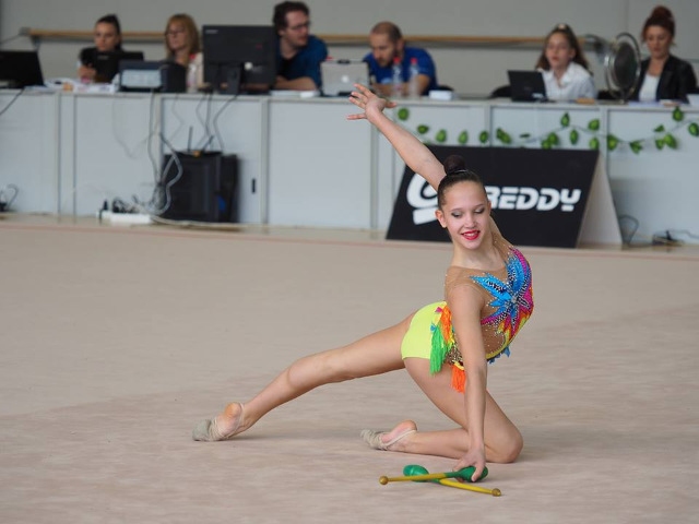 Българката Татяна Воложанина се класира за финалите на обръч и
