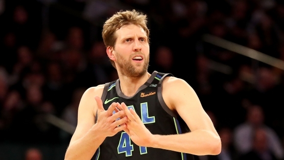 Дирк Новицки планира да играе още поне година с което