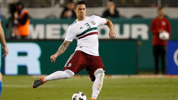 Защитникът Карлос Салседо от германския Айнтрахт Франкфурт ще бъде извън