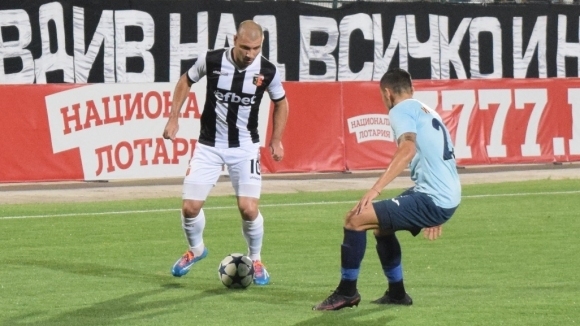 Отборите на Локомотив (Пловдив) и Дунав излизат един срещу друг