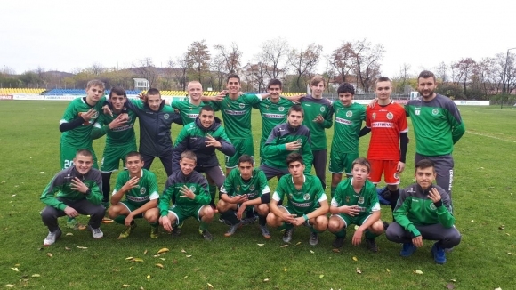 Нефтохимик показа тотално превъзходство над Звездичка в среща от 15