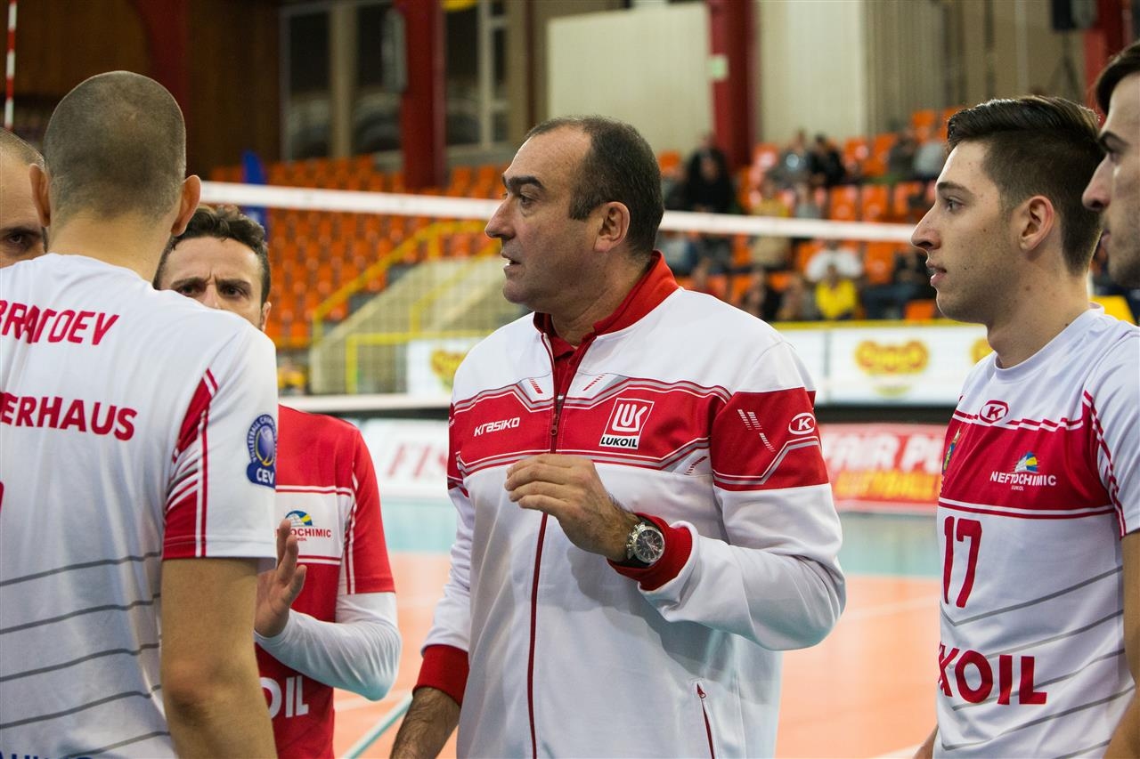 Ръководството на Нефтохимик ще се опита да осигури контролна среща