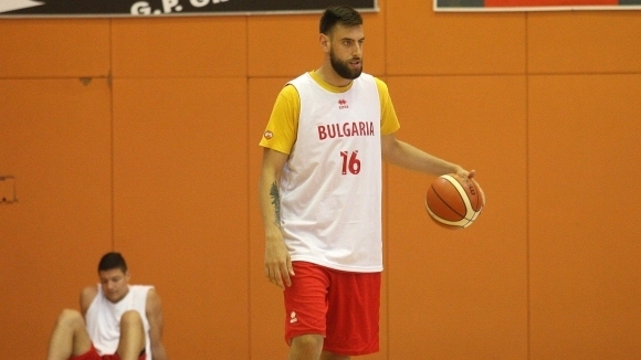 Българският национал Николай Вангелов игра 19 минути като резерва за