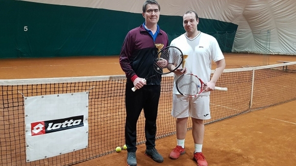 Стефан Новков е най новият шампион в Интерактив тенис В последния