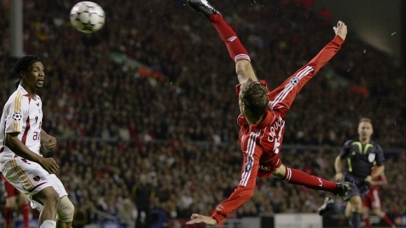 Бившият английски национал Питър Крауч се слави както с ръста