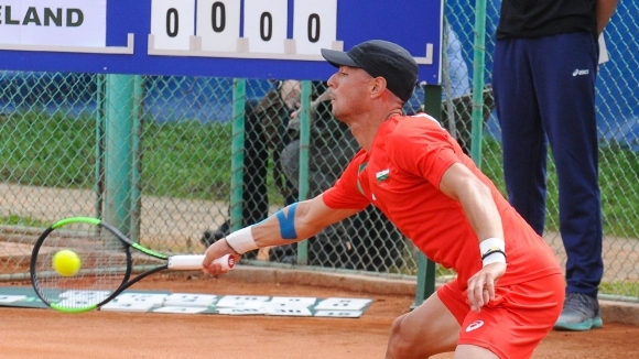 България взе непреодолим аванс от 2 0 победи срещу Исландия във