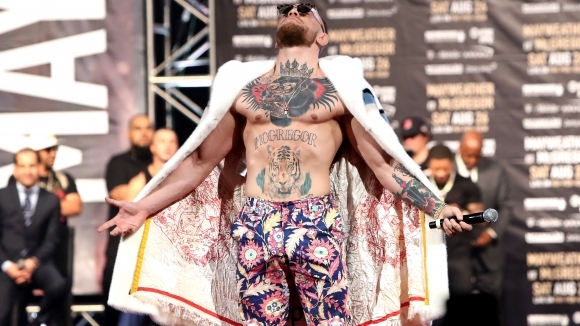 Суперзвездата на ММА Конър Макгрегър се е предал на полицията