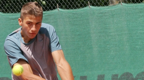 Държавният шампион в зала Александър Донски се класира за финала