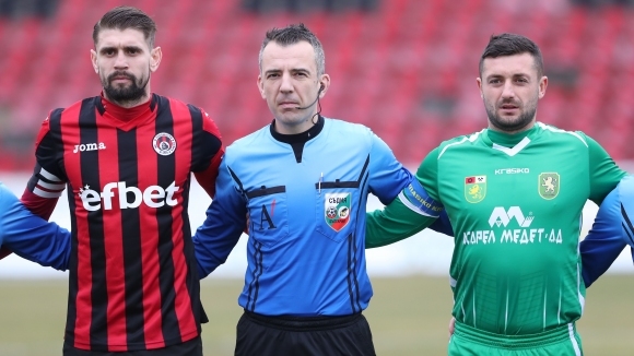 Станаха ясни съдийските назначения на отложените срещи от Втора лига