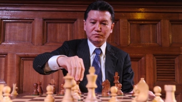 Изпълкомът на Международната федерация по шахмат ФИДЕ поиска оставката на