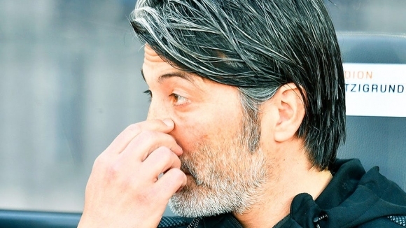 Грасхопърс уволни треньора Мурат Якин тъй като 27 кратните шампиони