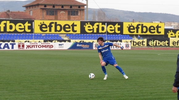 Централният защитник на Монтана Кристиян Димитров се оплаква от болки