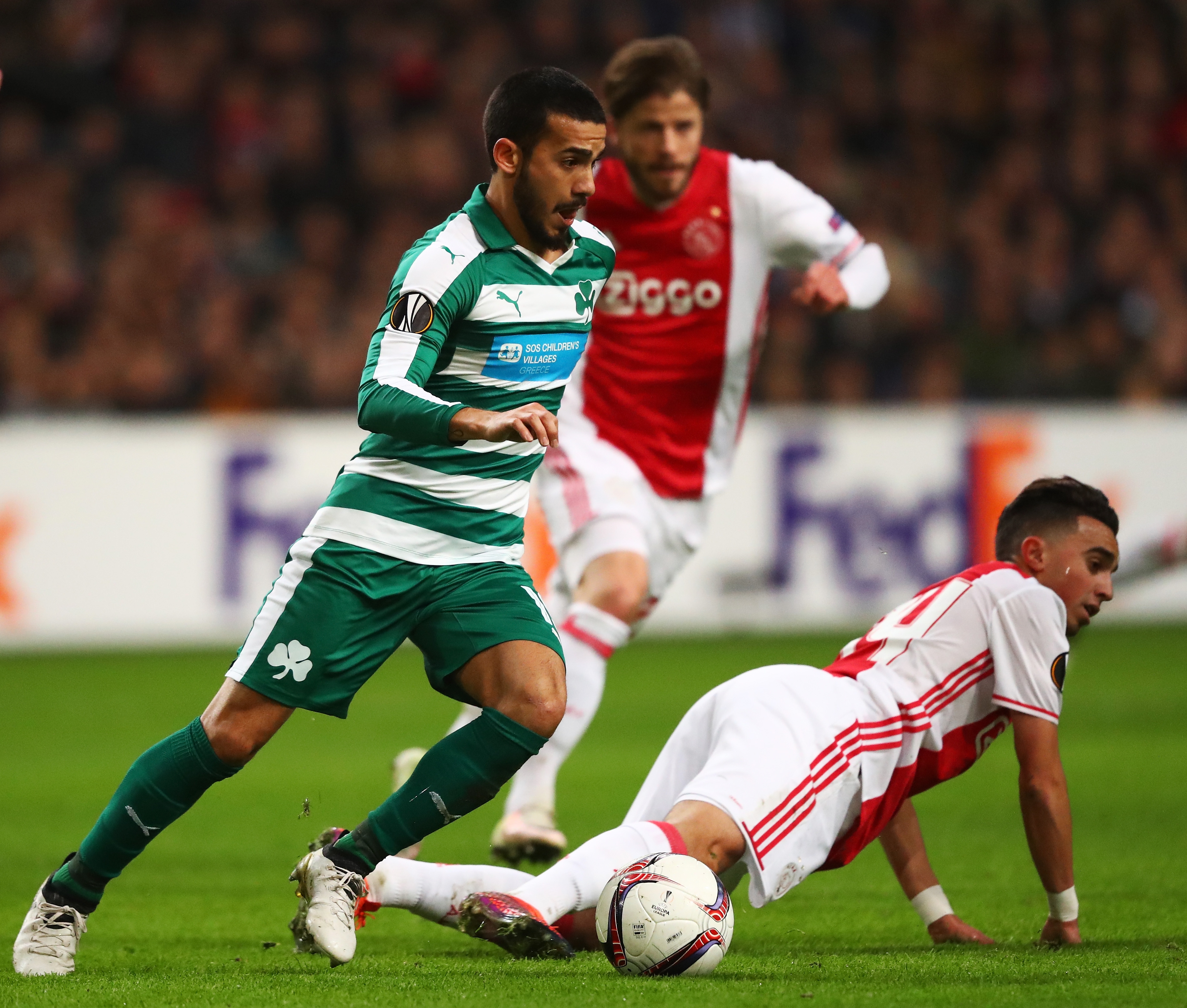 Гръцката футболна лига отне три точки на Панатинайкос заради неплатени