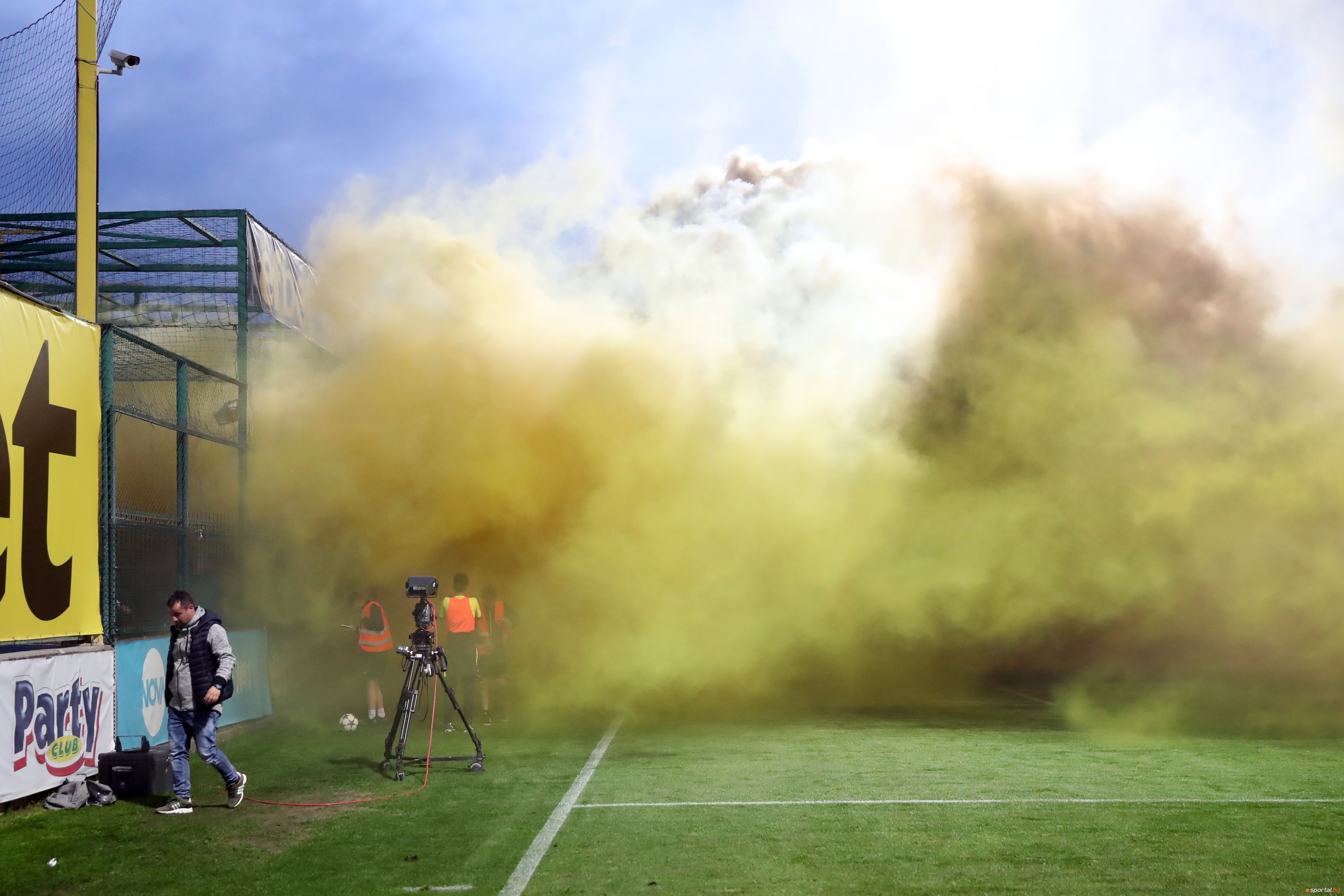 Ботев Пловдив и Лудогорец може да играят срещата помежду си