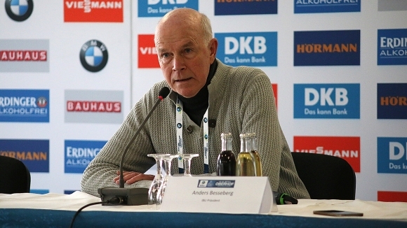 Президентът на Международния съюз по биатлон Андерс Бесеберг се оттегли
