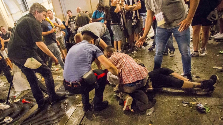 Италианската полиция съобщи че са задържали четирима души които са